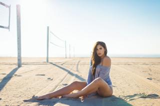 Nikki Howard feet photo thumbnail