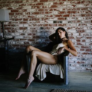 Nikki Howard feet photo thumbnail