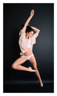 Nikki Howard feet photo thumbnail