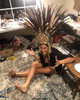 Nikki Howard feet photo thumbnail