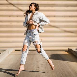 Nikki Howard feet photo thumbnail