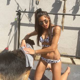 Nikki Howard feet photo thumbnail