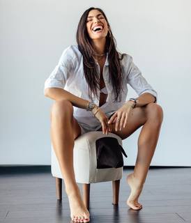 Nikki Howard feet photo thumbnail