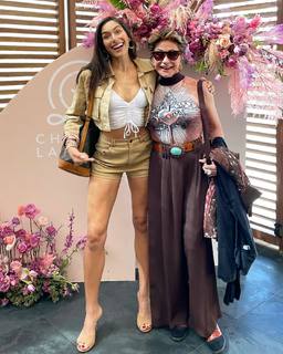 Nikki Howard feet photo thumbnail