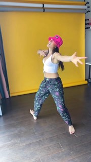 Nikki Howard feet photo thumbnail