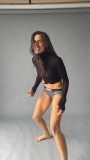 Nikki Howard feet photo thumbnail