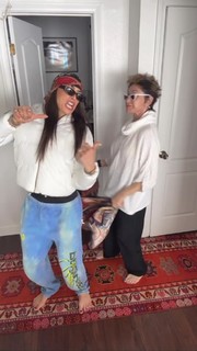 Nikki Howard feet photo thumbnail