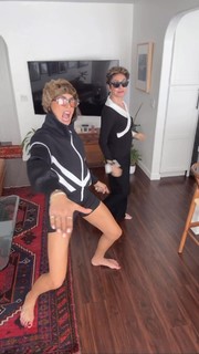 Nikki Howard feet photo thumbnail