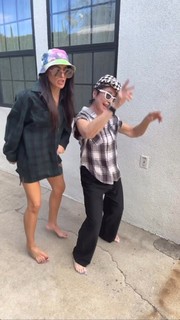 Nikki Howard feet photo thumbnail