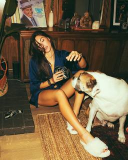 Nikki Howard feet photo thumbnail