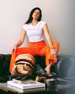 Nikki Howard feet photo thumbnail