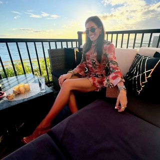 Nikki Howard feet photo thumbnail