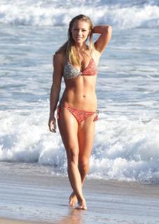 Nikki Leigh feet photo thumbnail