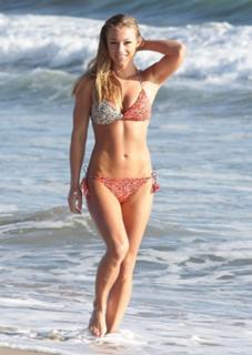 Nikki Leigh feet photo thumbnail