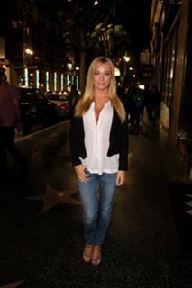 Nikki Leigh feet photo thumbnail