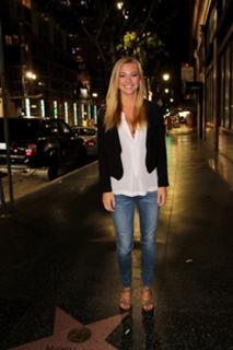 Nikki Leigh feet photo thumbnail