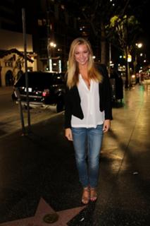 Nikki Leigh feet photo thumbnail