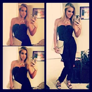 Nikki Leigh feet photo thumbnail