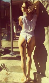 Nikki Leigh feet photo thumbnail