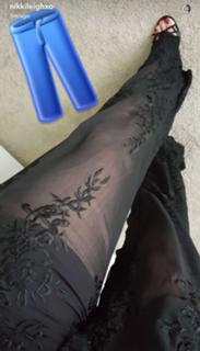 Nikki Leigh feet photo thumbnail