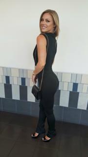 Nikki Leigh feet photo thumbnail