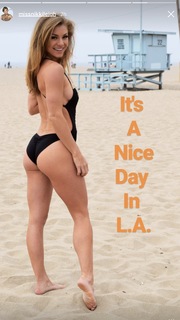 Nikki Leigh feet photo thumbnail