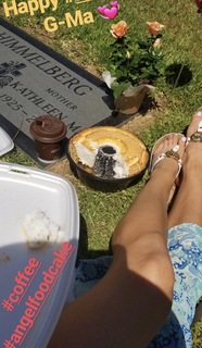 Nikki Leigh feet photo thumbnail