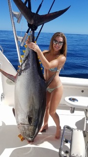 Nikki Leigh feet photo thumbnail