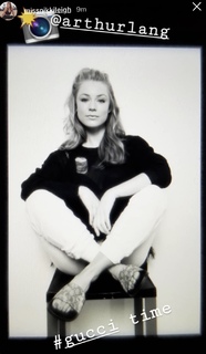 Nikki Leigh feet photo thumbnail