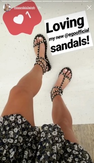 Nikki Leigh feet photo thumbnail