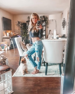 Nikki Leigh feet photo thumbnail