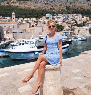 Nikki Leigh feet photo thumbnail