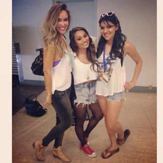 Nikki Limo feet photo thumbnail