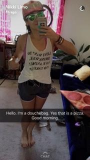 Nikki Limo feet photo thumbnail