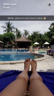 Nikki Limo feet photo thumbnail