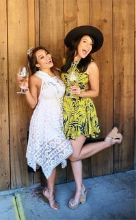 Nikki Limo feet photo thumbnail