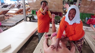 Nikki Limo feet photo thumbnail