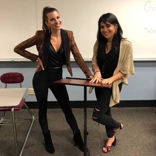 Nikki Limo feet photo thumbnail