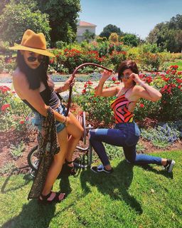 Nikki Limo feet photo thumbnail