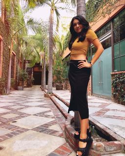 Nikki Limo feet photo thumbnail