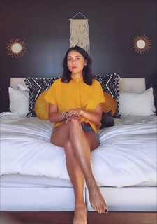 Nikki Limo feet photo thumbnail