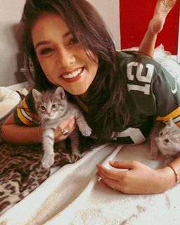 Nikki Limo feet photo thumbnail