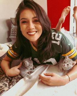 Nikki Limo feet photo thumbnail