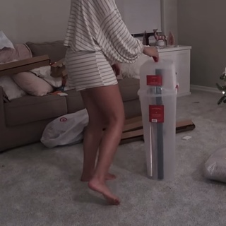 Nikki Limo feet photo thumbnail