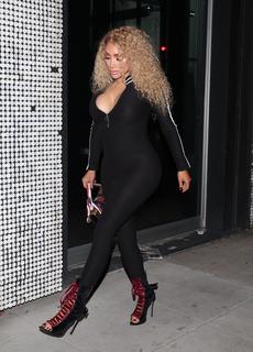 Nikki Mudarris feet photo 16