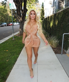 Nikki Mudarris feet photo 8