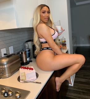 Nikki Mudarris feet photo 19