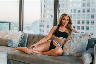 Nikki Mudarris feet photo 8