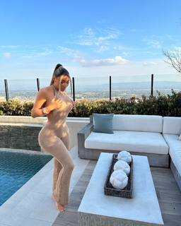 Nikki Mudarris feet photo 10