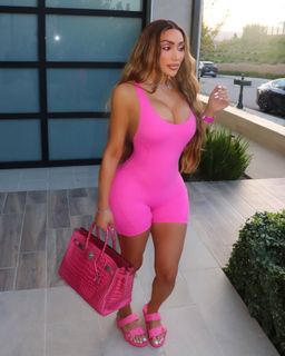 Nikki Mudarris feet photo 3